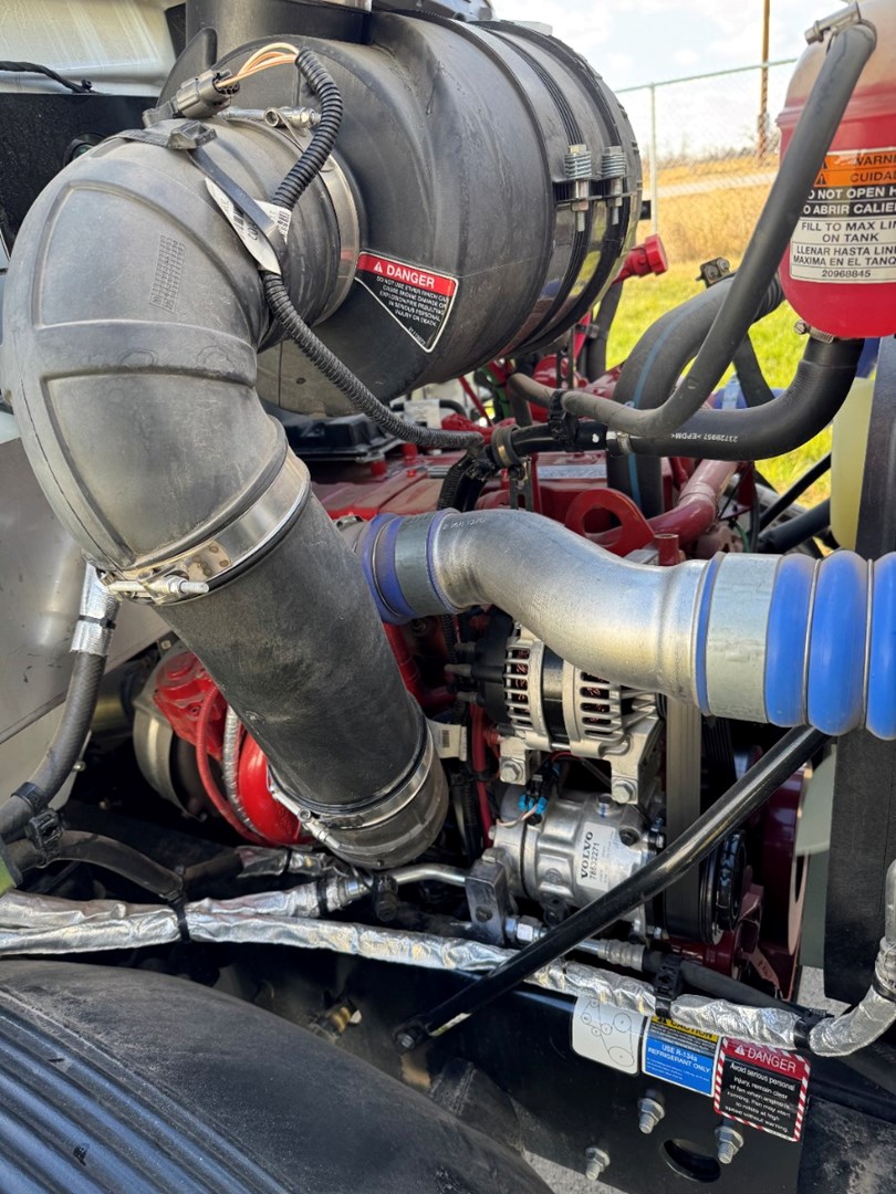 2024 MACK MD6 - USED TRUCKS FLAT BED - image 10